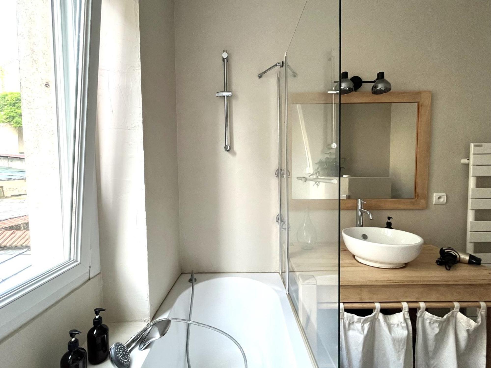 Lovely Haussmannian Flat In Montparnasse Paris Eksteriør billede